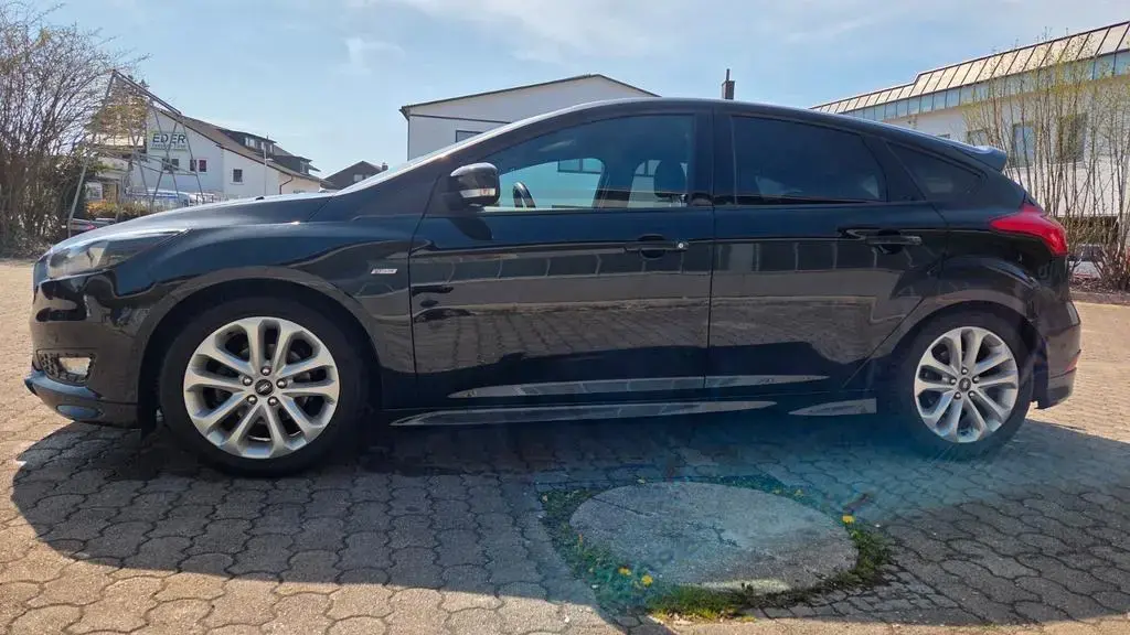 Main__Slider__Photo:Ford Focus Lim. ST-Line 03/2018-1