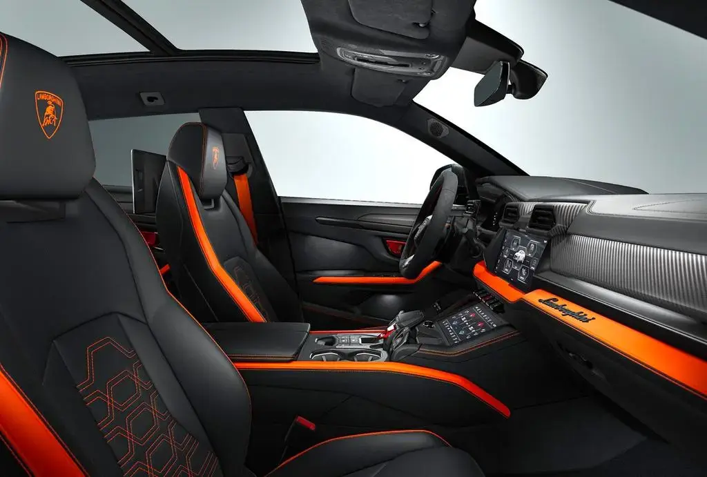Main__Slider__Photo:Lamborghini Urus SE Production 2026 null-1