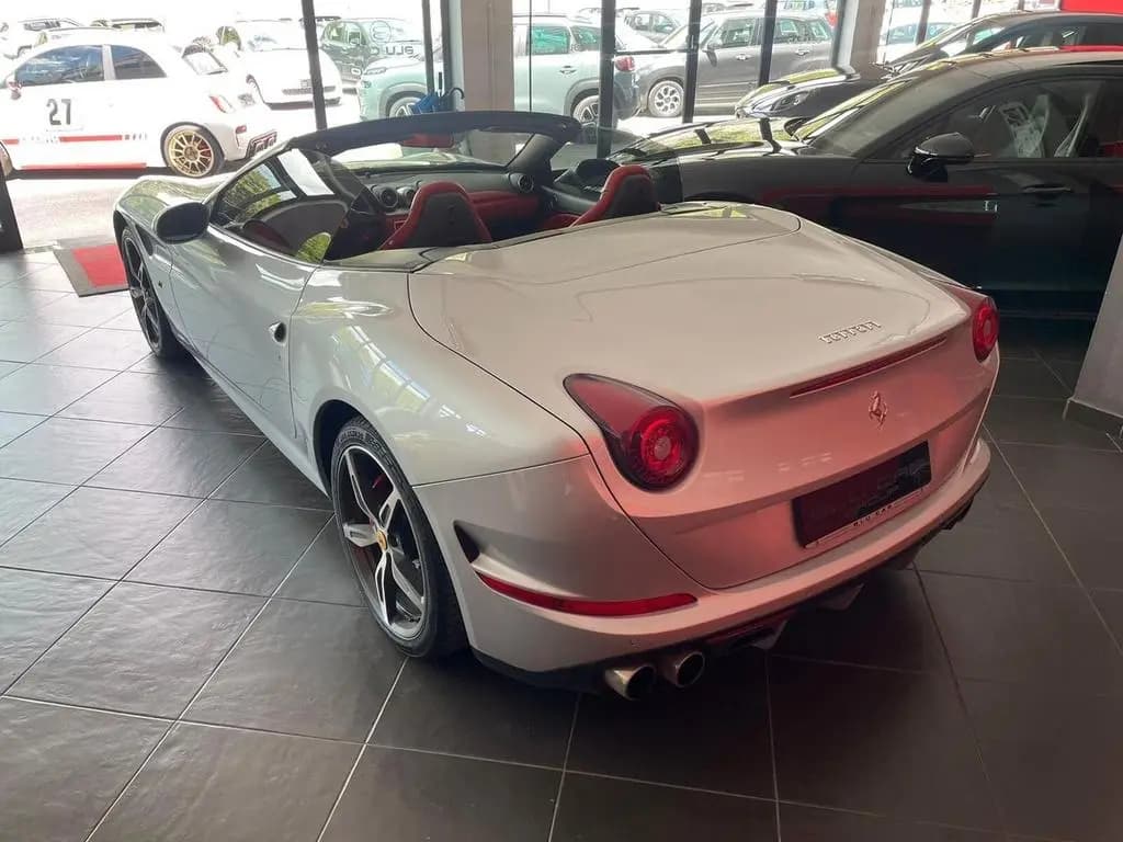 Main__Slider__Photo:Ferrari California CALIFORNIA T 3.9 DCT 560cv CABRIO 04/2016-0