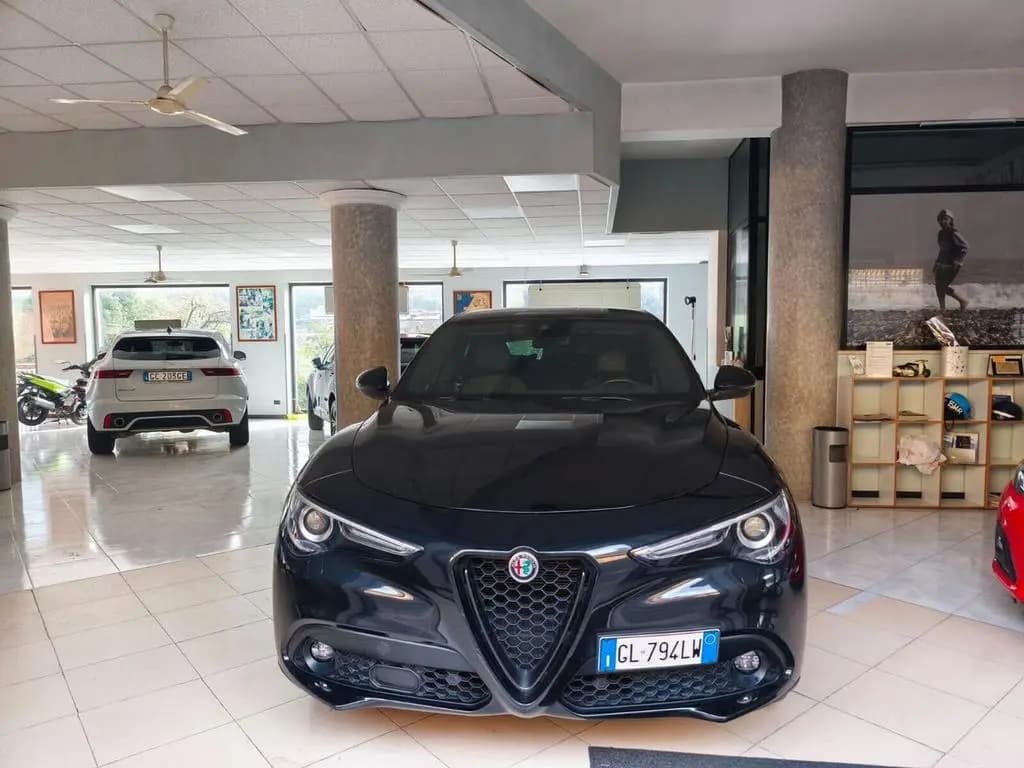 Main__Slider__Photo:Alfa Romeo Stelvio 2.2 Turbodiesel 190 CV AT8 Q4 10/2022-0