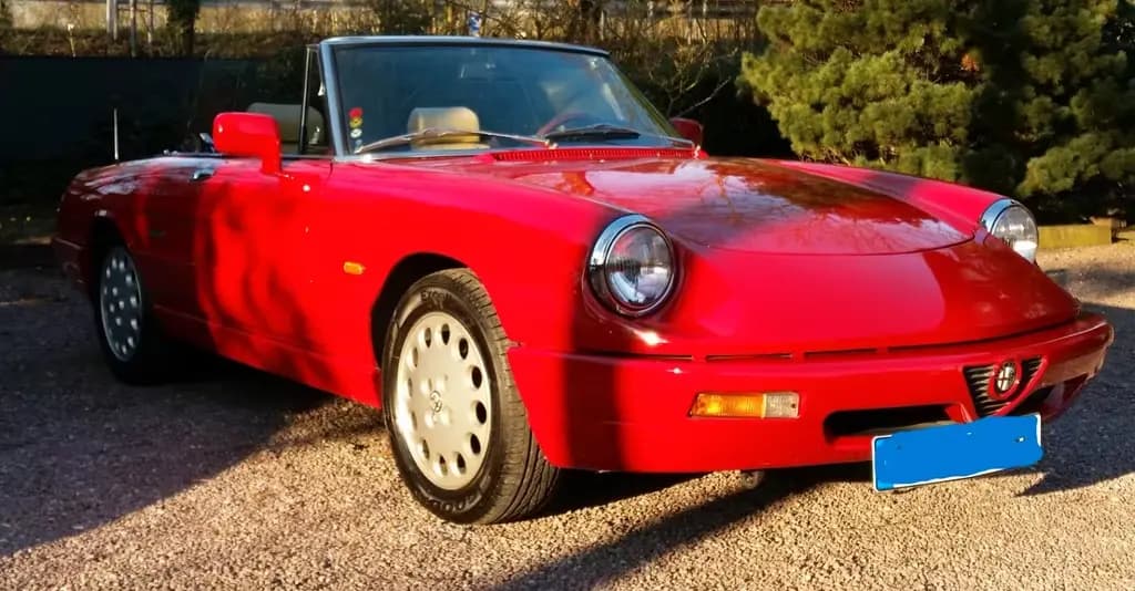 Main__Slider__Photo:Alfa Romeo Spider 08/1990-0