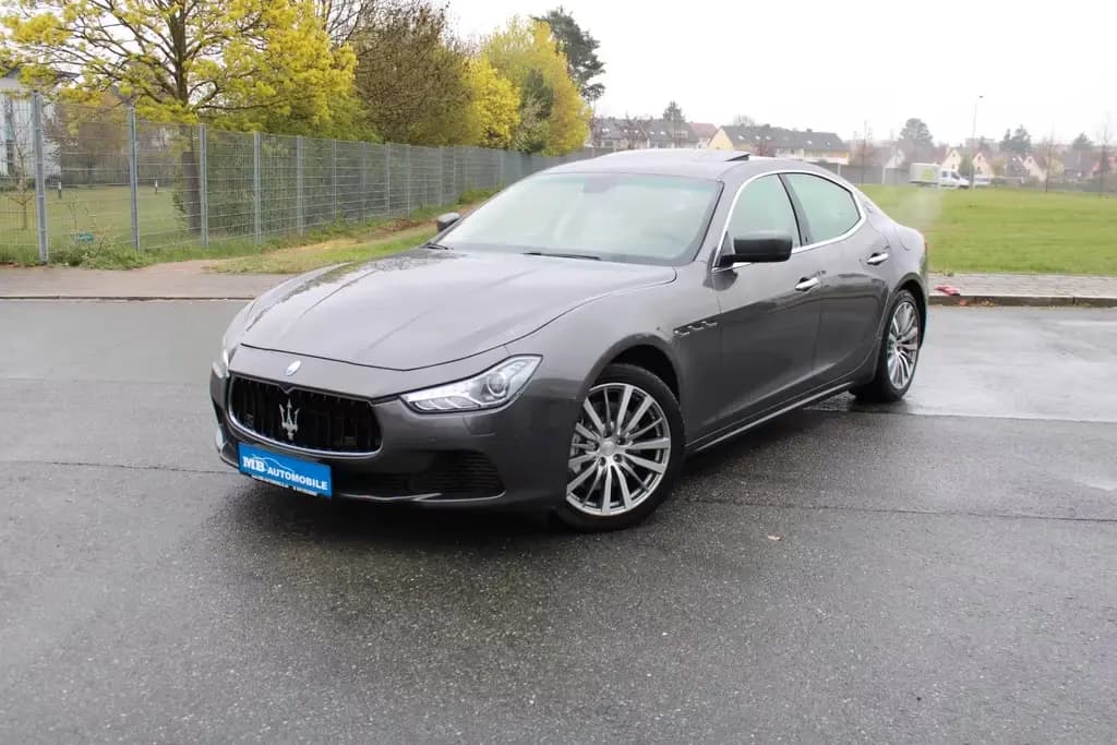 Main__Slider__Photo:Maserati Ghibli S DE-FZG. Kamera Schiebed. Leder Navi 09/2013-0