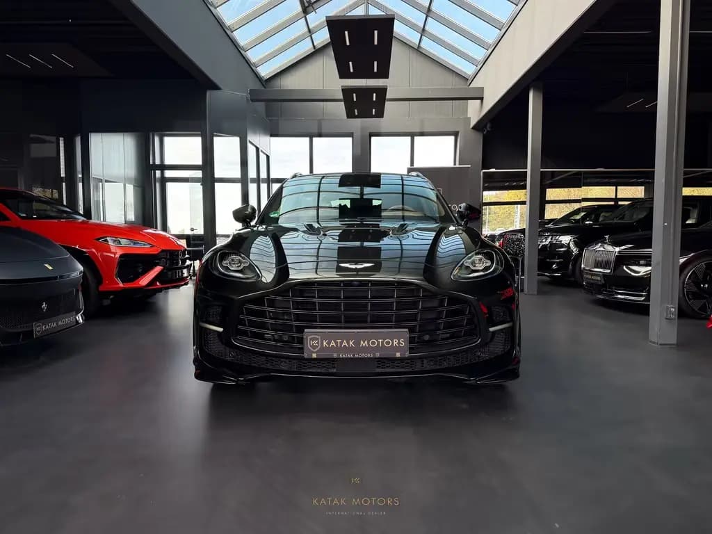Main__Slider__Photo:Aston Martin DBX DBX 707/4.0/V8/SPORT/PANO/360/STANDHZG/LEDER 09/2023-0