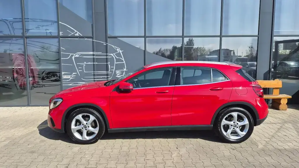 Main__Slider__Photo:Mercedes-Benz GLA-Class 180*LED*Teilleder*Tempomat* 04/2018-1