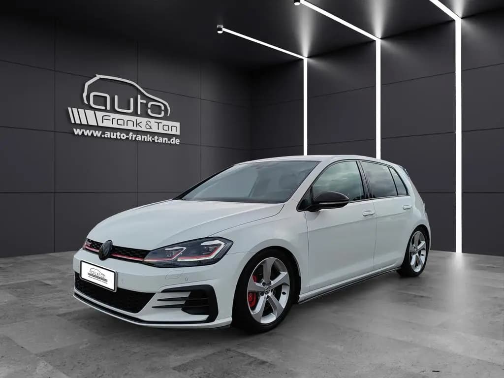 Main__Slider__Photo:Volkswagen Golf VII GTI Performance*BMT/Start-Stopp*Apple* 10/2019-0