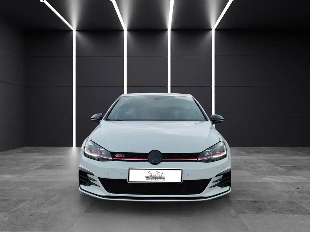 Main__Slider__Photo:Volkswagen Golf VII GTI Performance*BMT/Start-Stopp*Apple* 10/2019-1
