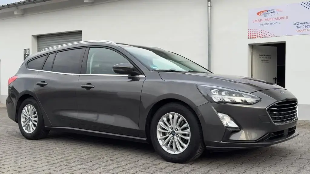 Main__Slider__Photo:Ford Focus Navi,LED,Kamera,Keyles,PTS,ACC,Anhänger, 06/2020-1