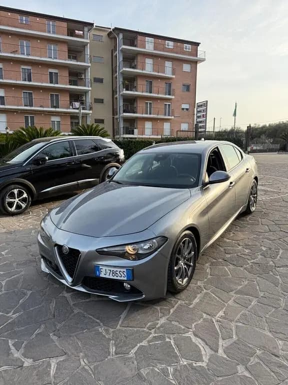 Main__Slider__Photo:Alfa Romeo Giulia 2.2 Turbodiesel 150 CV 09/2017-0