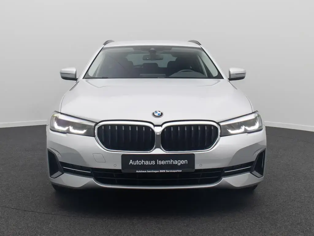 Main__Slider__Photo:BMW 5 Series 520d Kamera DAB 4xKlima Alarm GeschwindigReg 10/2020-1
