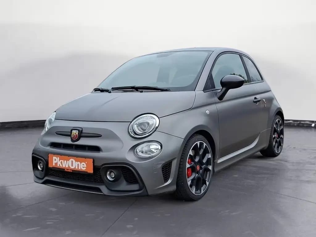 Main__Slider__Photo:Abarth 595 Panoramadach BeatsAudio PDC CarPlay 06/2021-0