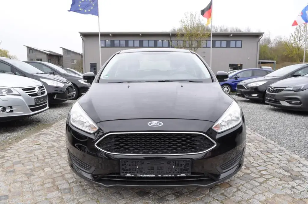 Main__Slider__Photo:Ford Focus Turnier Ambiente S-HEFT/1. HAND/KLIMA 10/2016-1