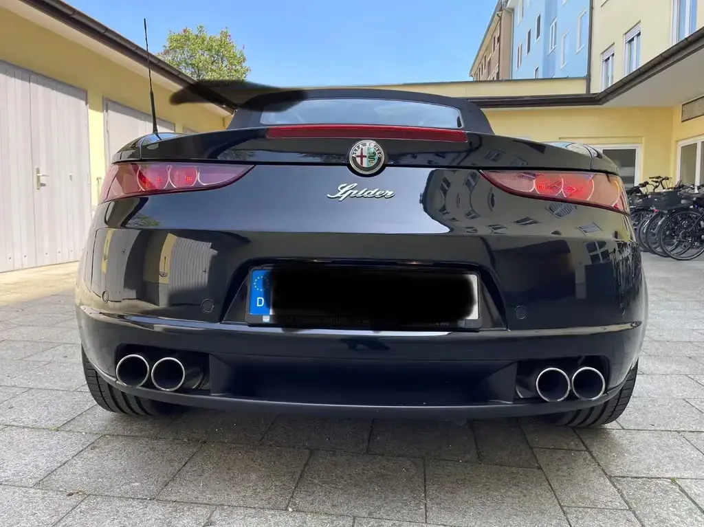Main__Slider__Photo:Alfa Romeo Spider 04/2011-1