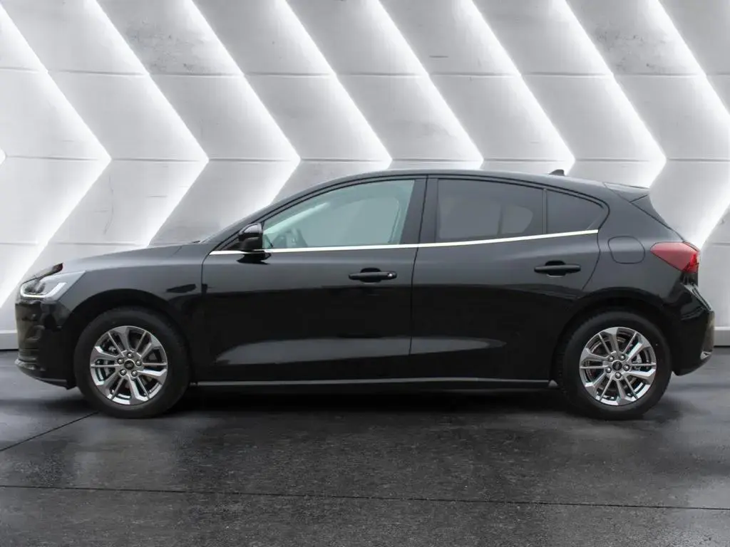 Main__Slider__Photo:Ford Focus Limo. Titanium - Winterpaket 04/2022-1