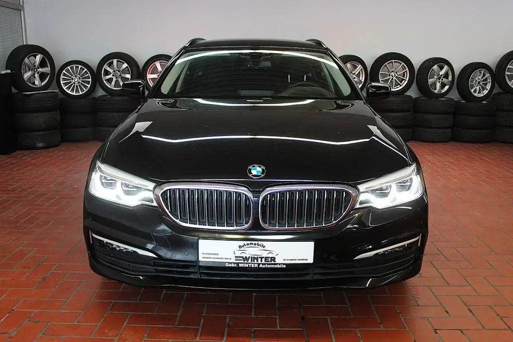 Main__Slider__Photo:BMW 5 Series Cockpit*AHK*HUD*LHZ 11/2019-1