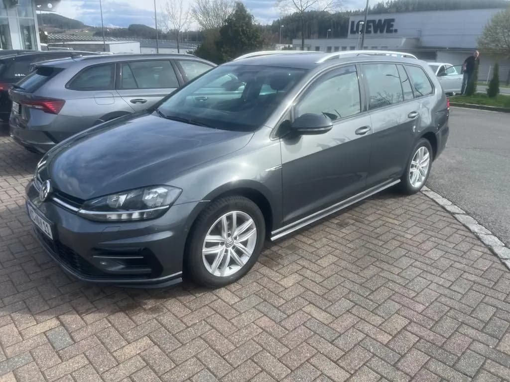 Main__Slider__Photo:Volkswagen Golf 2.0 TDI SCR DSG Comfortline Variant Com... 05/2020-0