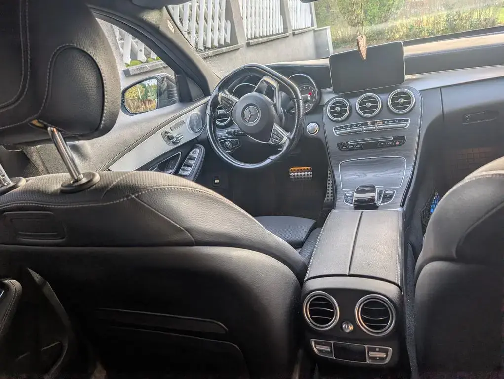 Main__Slider__Photo:Mercedes-Benz C-Class 400 4MATIC T AMG Line Autom. AMG Line 07/2017-1