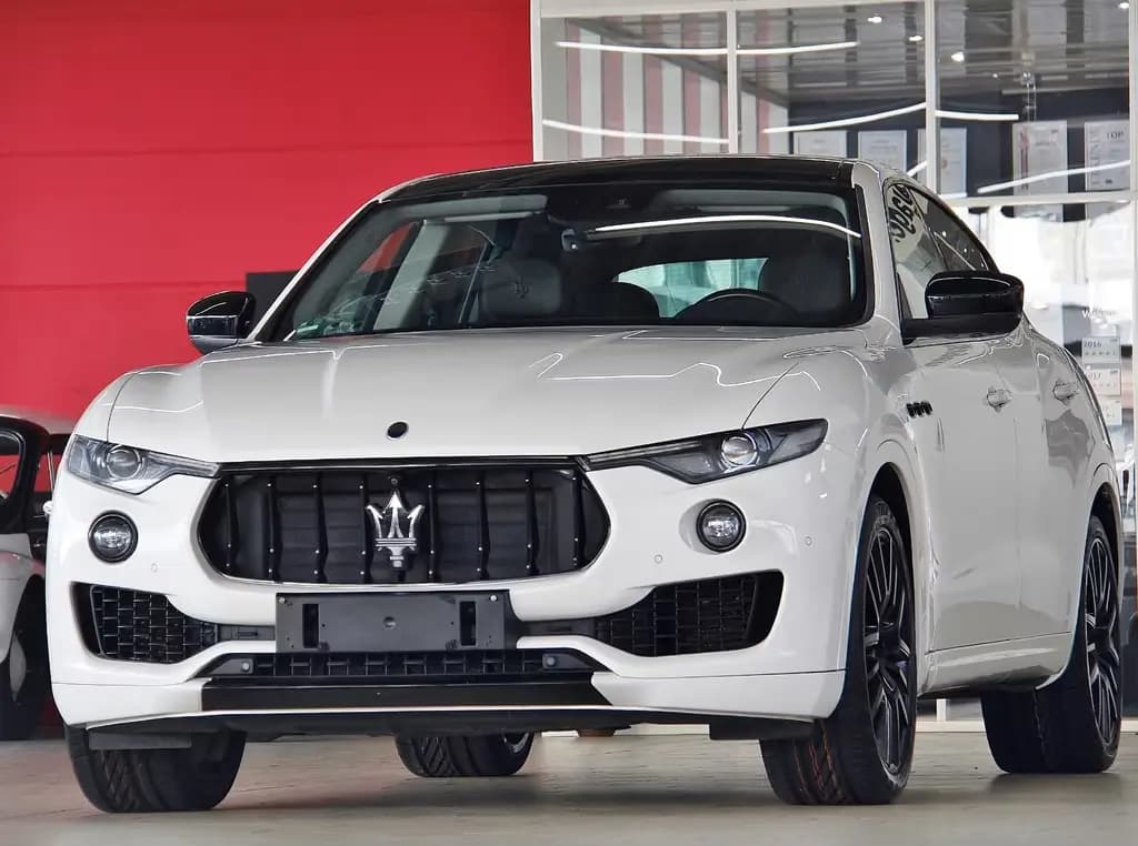 Main__Slider__Photo:Maserati Levante 3.0d Q4 *KAMERA*SPUR*SKYHOOK*LUFT*21 10/2016-0