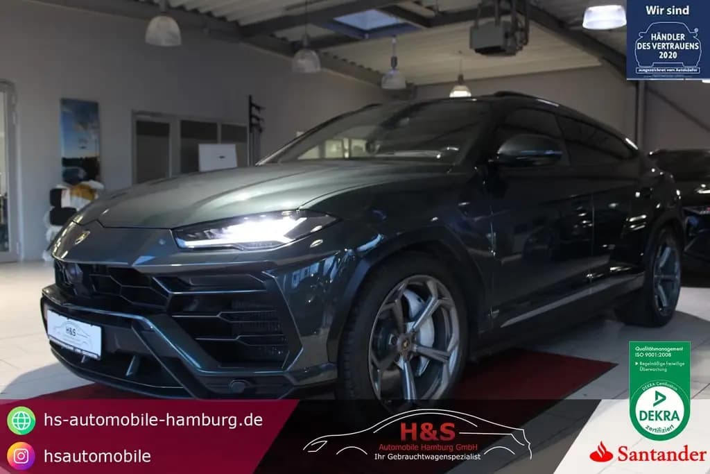 Main__Slider__Photo:Lamborghini Urus *Panorama*AHK*Bang & Olufsen 12/2018-0