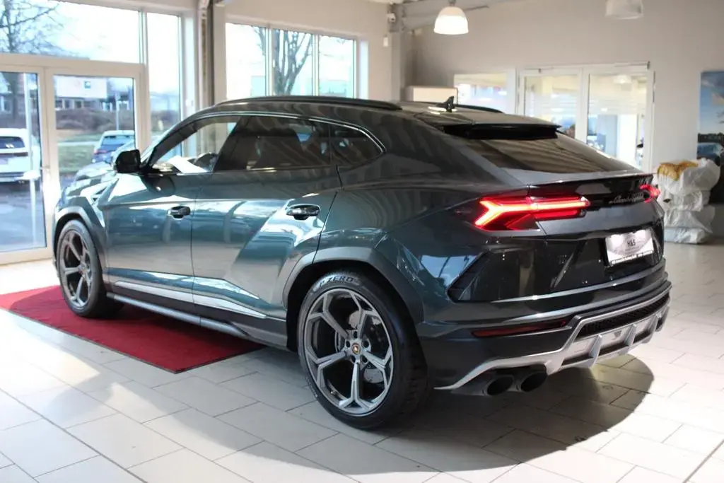 Main__Slider__Photo:Lamborghini Urus *Panorama*AHK*Bang & Olufsen 12/2018-1