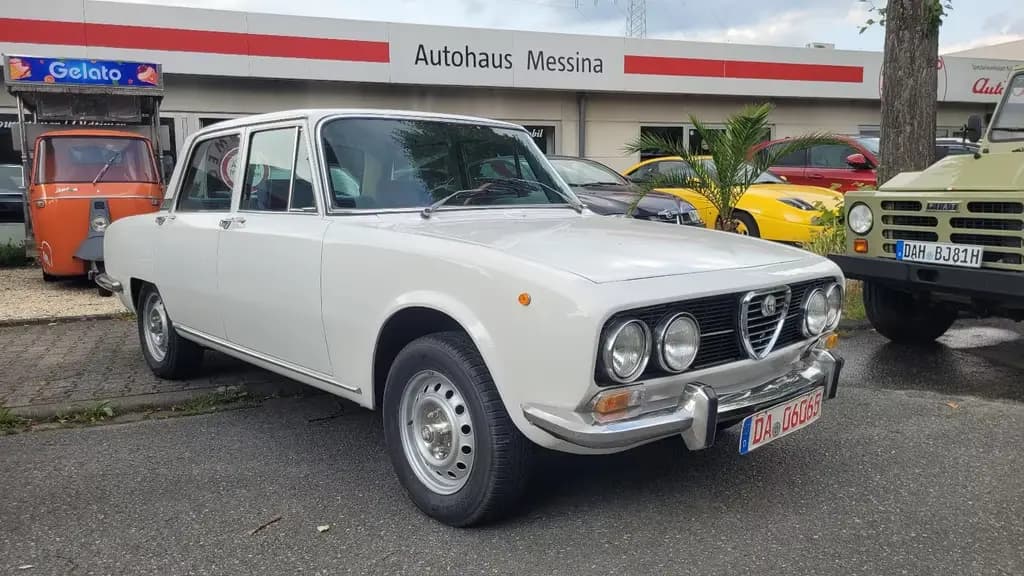 Main__Slider__Photo:Alfa Romeo Other 2000 Berlina (Giulia) 07/1973-0