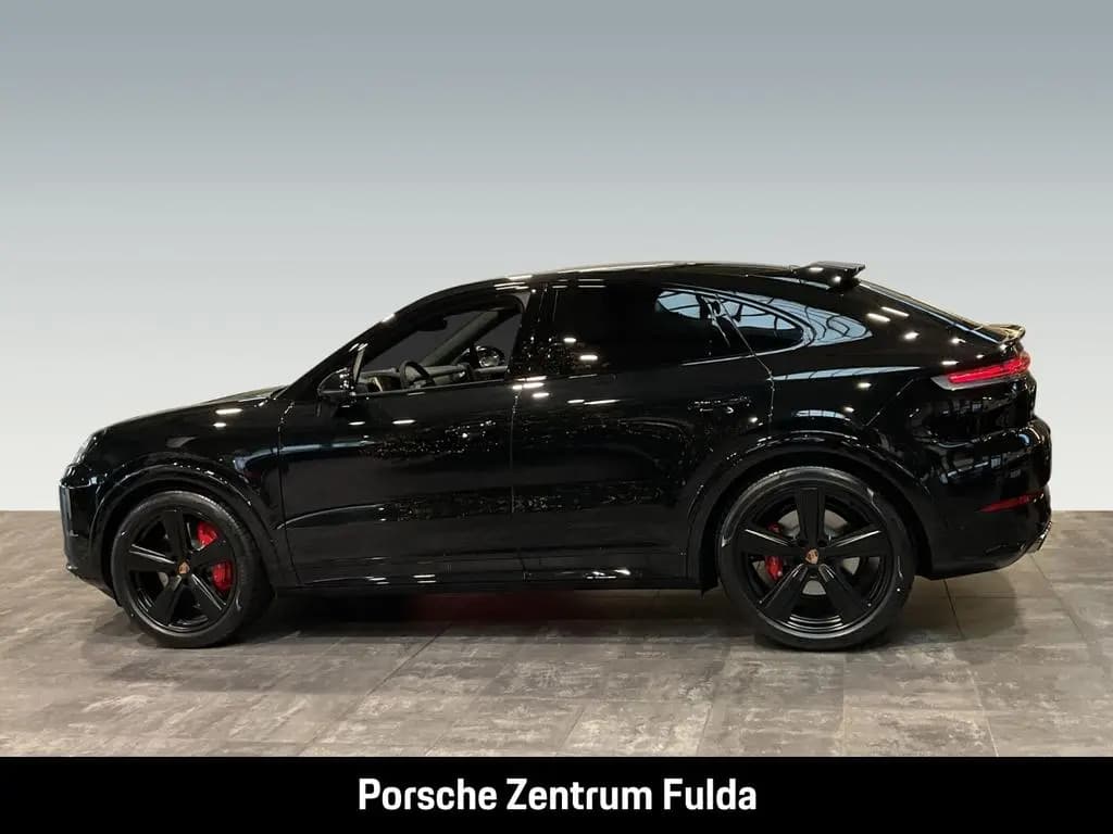 Main__Slider__Photo:Porsche Cayenne GTS Coupe HA-Lenkung InnoDrive Head-Up 04/2026-0