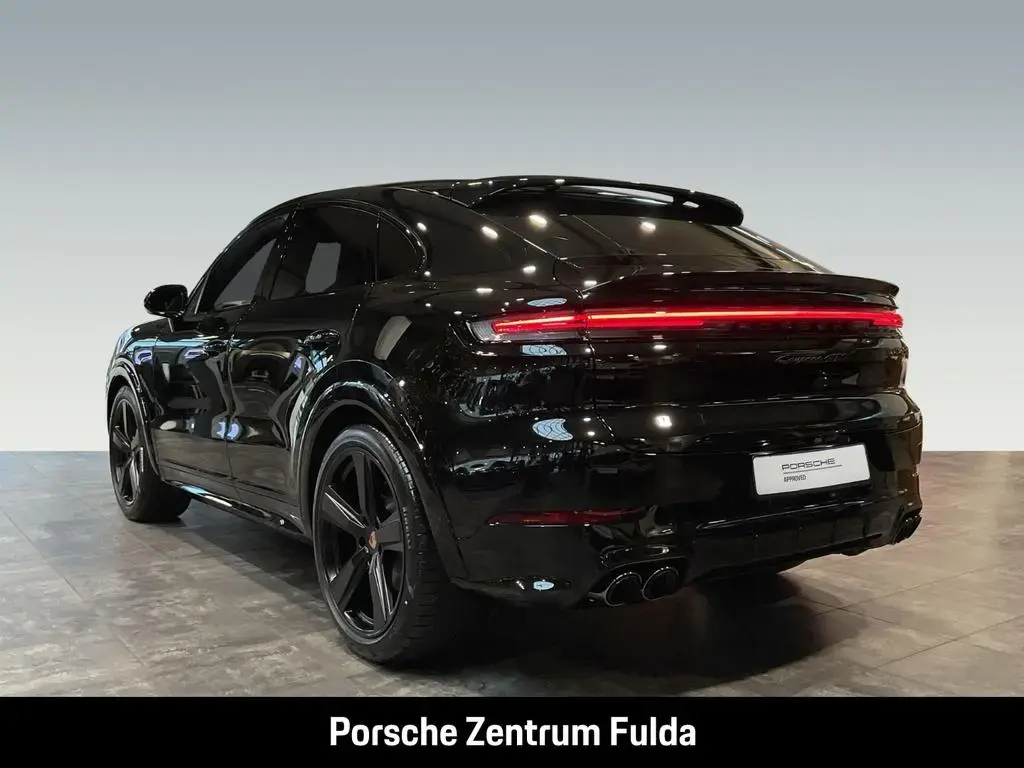 Main__Slider__Photo:Porsche Cayenne GTS Coupe HA-Lenkung InnoDrive Head-Up 04/2026-1
