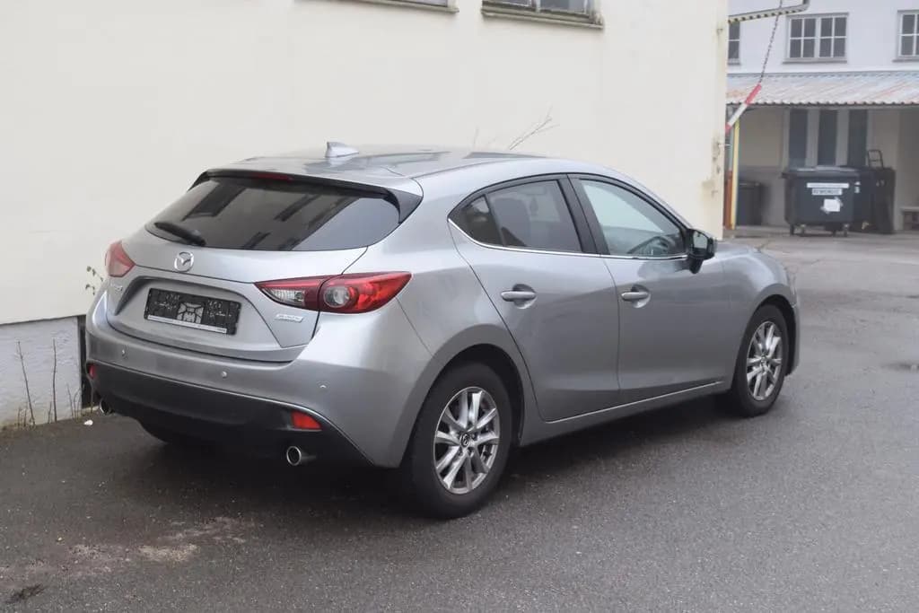 Main__Slider__Photo:Mazda 3 Lim. 2.2D~Center-Line~Automatik~Navi~SH~2.Hd 09/2015-0