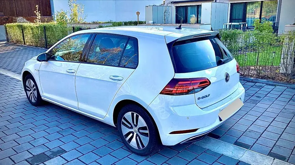 Main__Slider__Photo:Volkswagen E-Golf 11/2019-1
