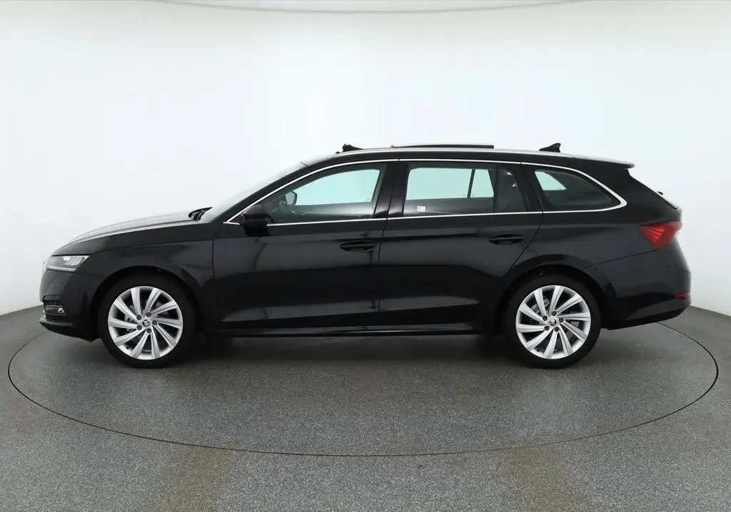 Main__Slider__Photo:Skoda Octavia Combi 1.5 TSI LED Navi Panorama AHK DAB 06/2022-1