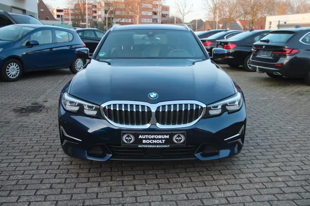 Main__Slider__Photo:BMW 320 d xDrive Luxury Line, LED, RFK, Stndhz 12/2021-0