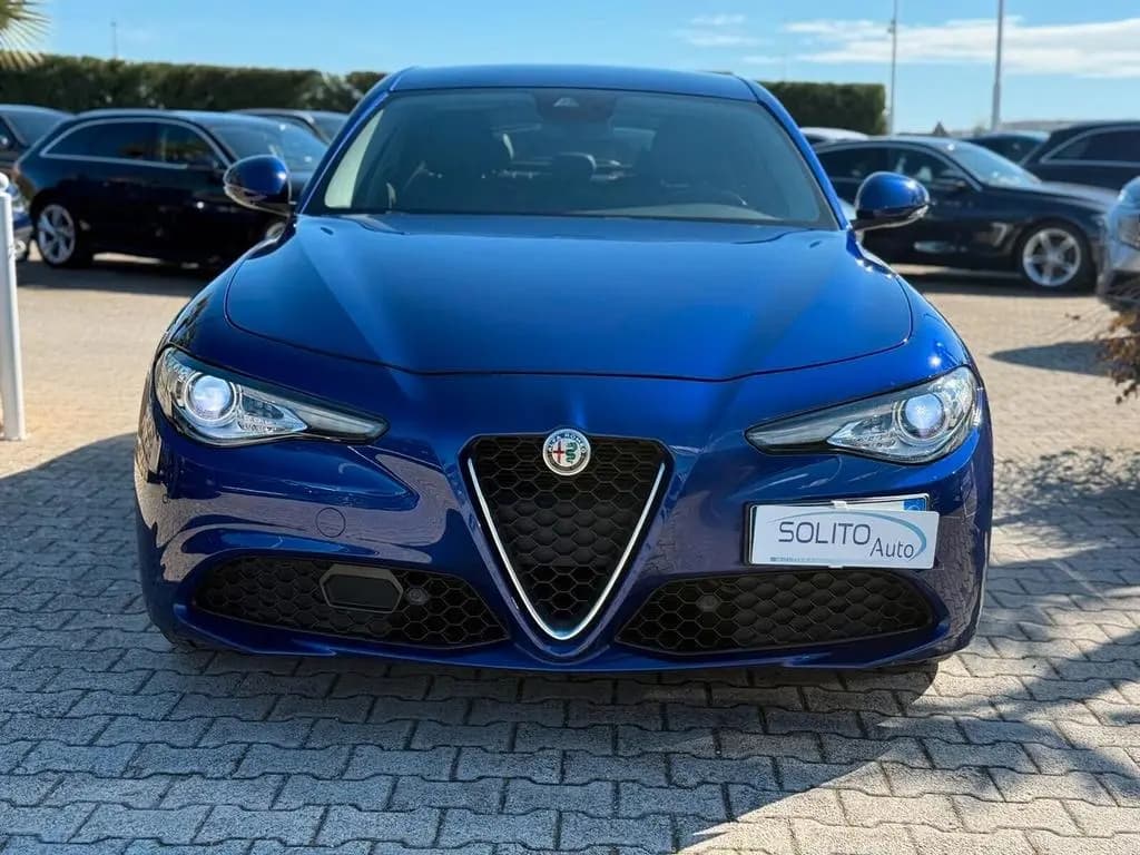 Main__Slider__Photo:Alfa Romeo Giulia Giulia 2.2 TD 190 CV AT8 Executive Blu Anod 09/2021-0