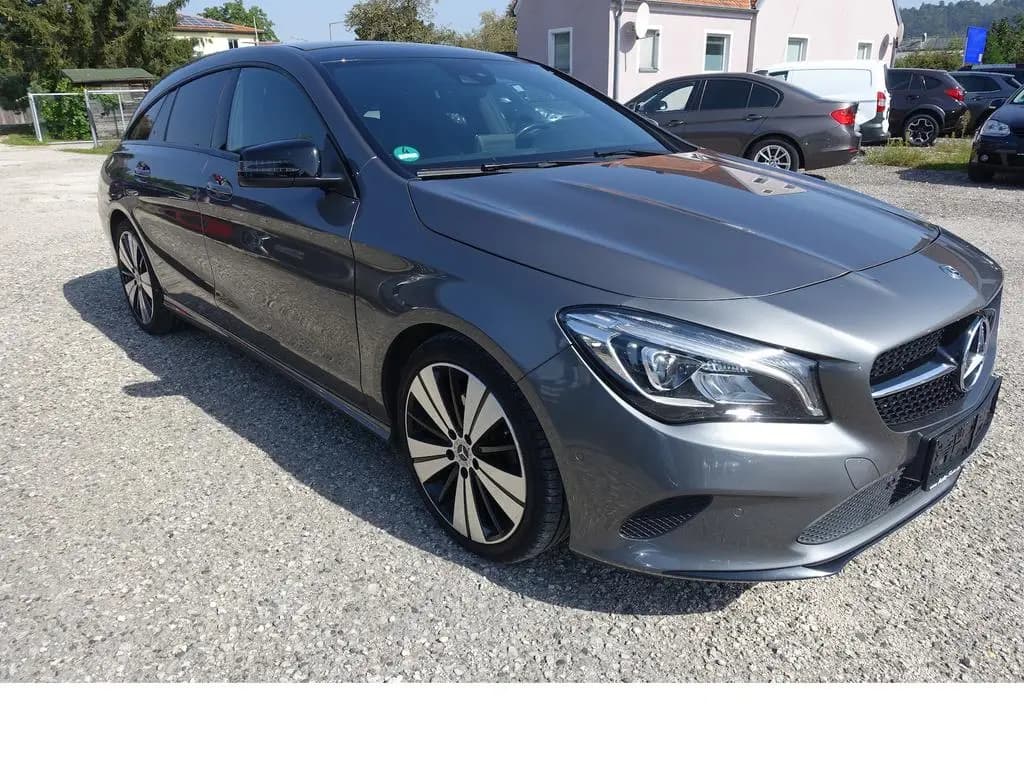 Main__Slider__Photo:Mercedes-Benz CLA-Class 200 Shooting Brake Urban Style Edition LED P 11/2017-0