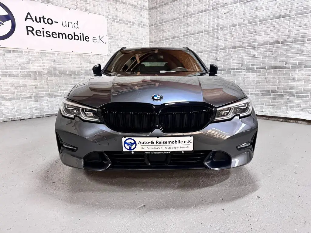 Main__Slider__Photo:BMW 3 Series 320 3 Touring 320d xDrive/LED/CAM/PANO/HEADUP 06/2020-1