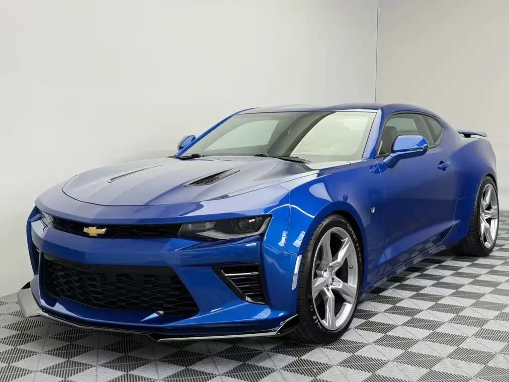 Main__Slider__Photo:Chevrolet Camaro V8 6.2|deutsch|Bose|Kamera|DAB|Xenon| 01/2018-1