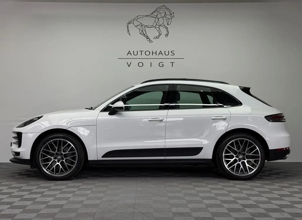 Main__Slider__Photo:Porsche Macan S|Approved|Sport-Design|Pano|Luft|Kamera| 06/2020-0