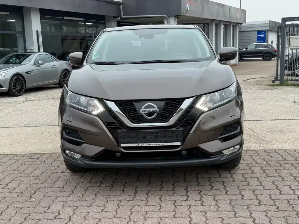 Main__Slider__Photo:Nissan Qashqai Acenta 11/2017-1
