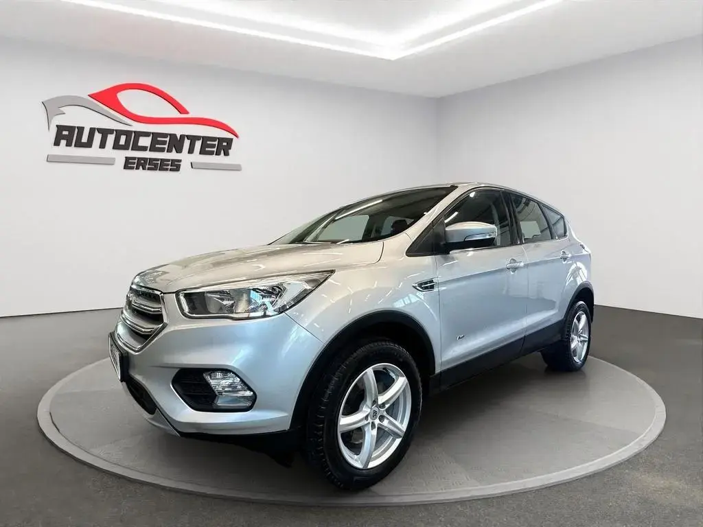 Main__Slider__Photo:Ford Kuga Trend Allrad Automatik PDC AHK 01/2018-1