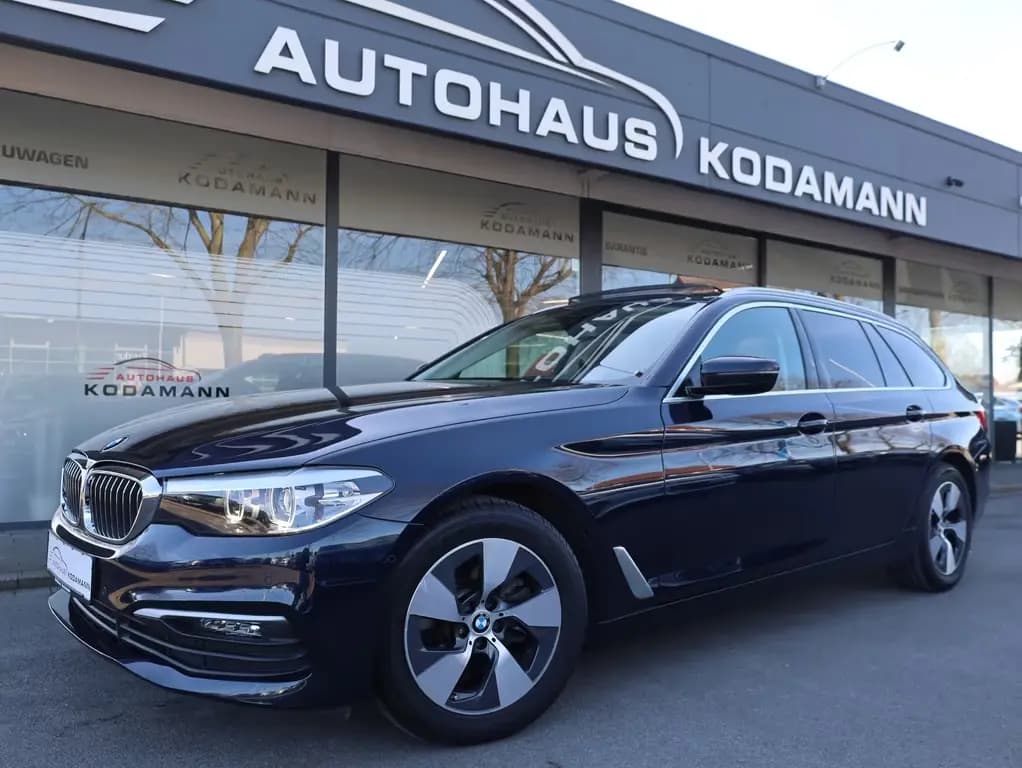 Main__Slider__Photo:BMW 5 Series 520 Panoramadach*Kamera*LED*NAVI*Leder* 12/2019-0
