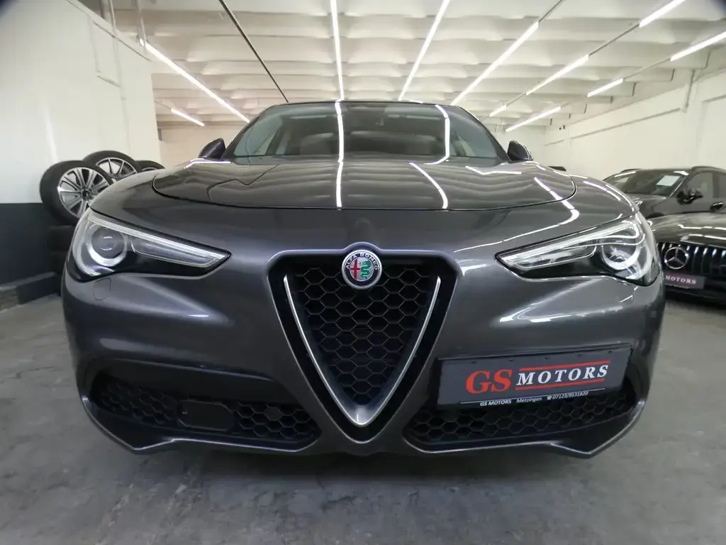 Main__Slider__Photo:Alfa Romeo Stelvio Super Q4*ACC*LEDER*PANO*NAVI*BI-XENON* 10/2019-1