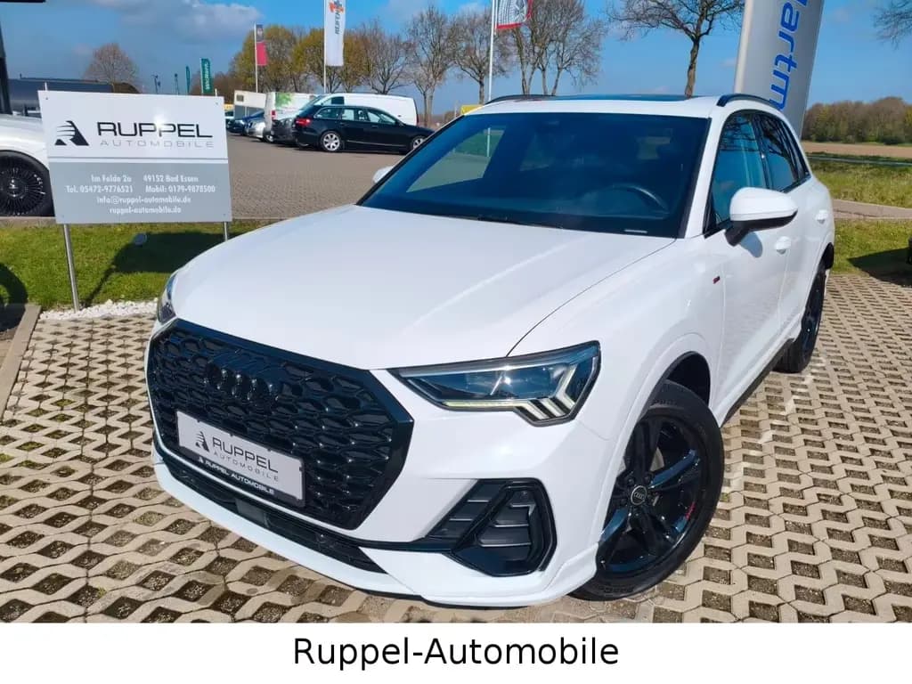 Main__Slider__Photo:Audi Q3 45 TFSI quattro S-line Premium Leder RCam LED 07/2021-0