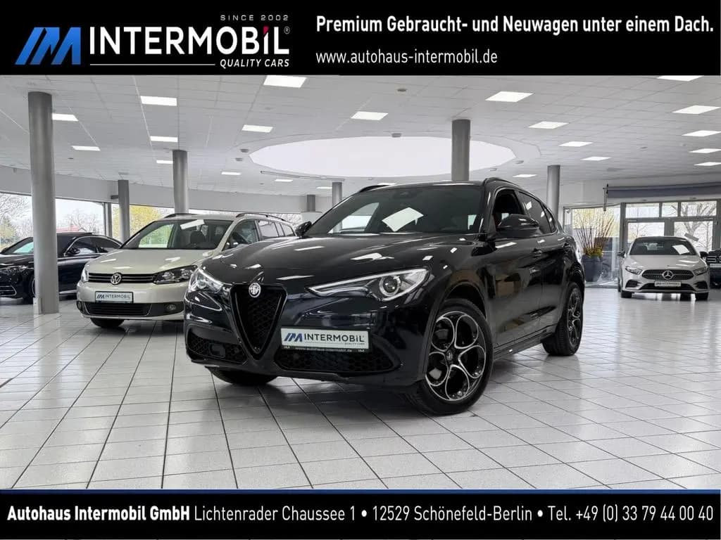 Main__Slider__Photo:Alfa Romeo Stelvio Veloce Q4*Fahrwerk Aktiv*Performance* 02/2022-0
