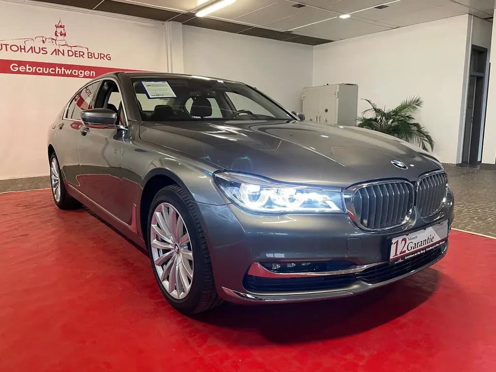 Main__Slider__Photo:BMW 7 Series 730 d Sport-Automatik-Scheckheft 01/2016-0
