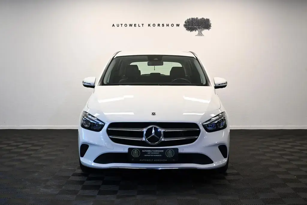 Main__Slider__Photo:Mercedes-Benz B 180 *KAMERA *AHK *LED *SHZ *MBUX *AMBIENTE 02/2019-1