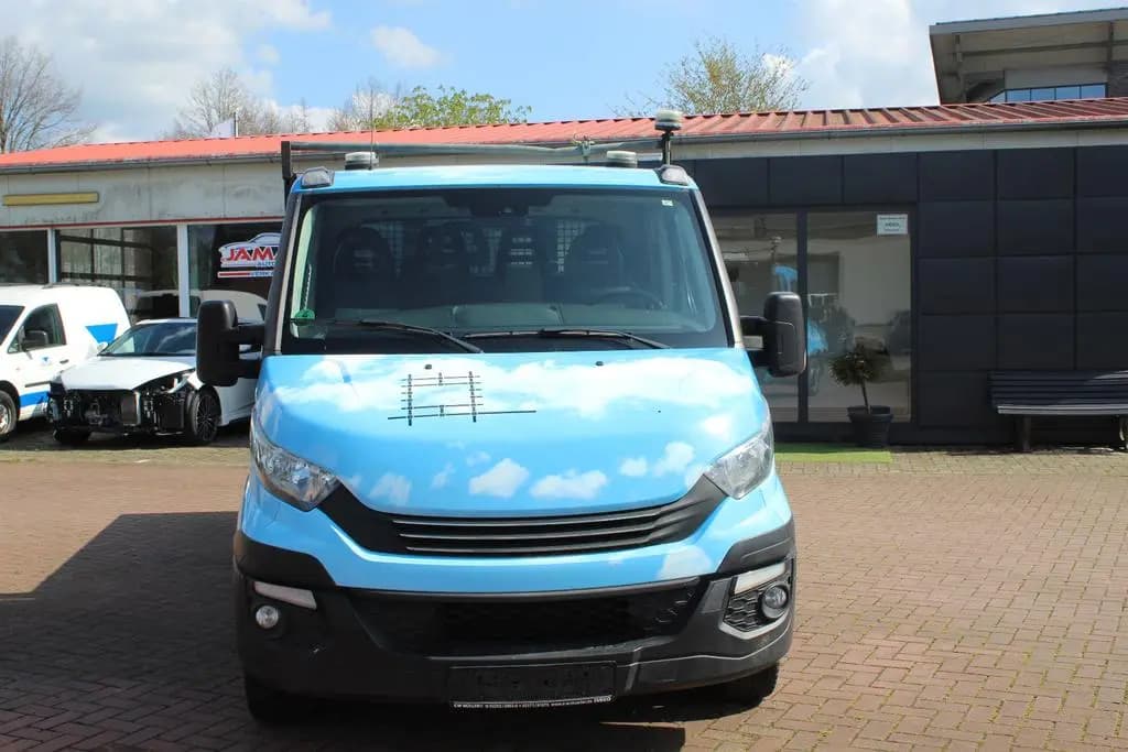 Main__Slider__Photo:Iveco Daily Fahrgestell Doppelkabine 35 S 04/2017-0