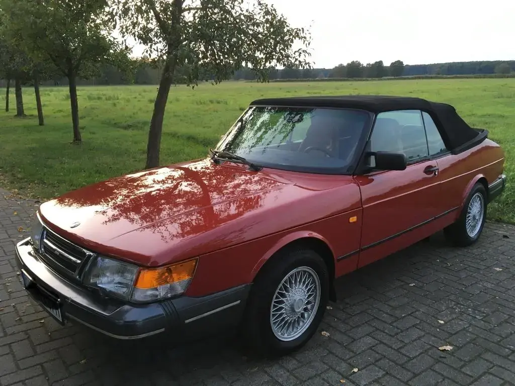 Main__Slider__Photo:Saab 900 06/1988-1