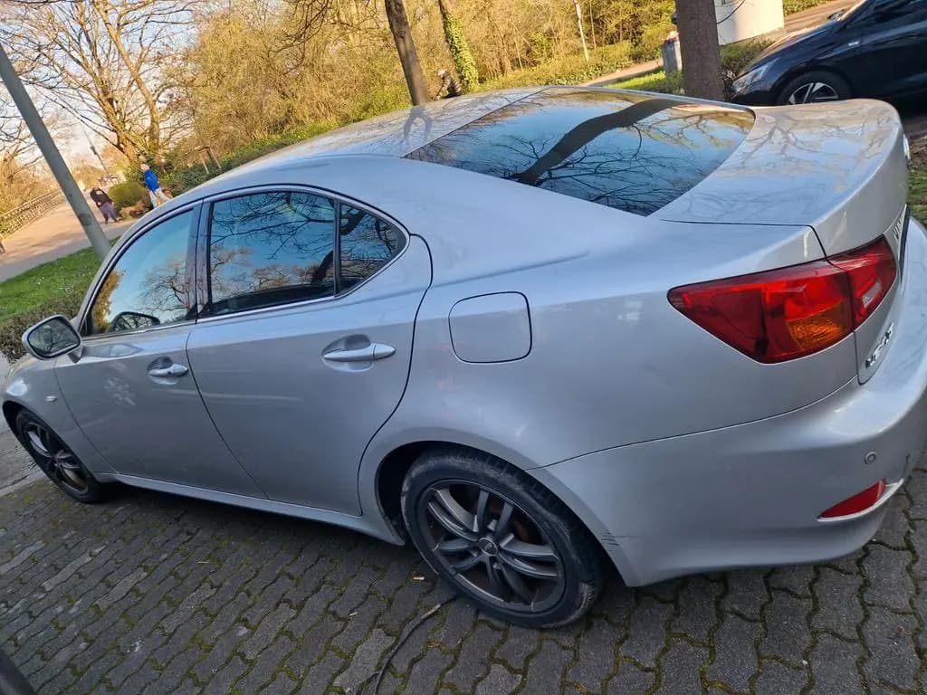 Main__Slider__Photo:Lexus IS 220 d - fahrtüchtig und gepflegt 05/2009-0