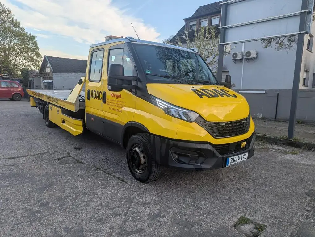 Main__Slider__Photo:Iveco Daily Fahrgestell DOKA Abschleppwagen 05/2020-1