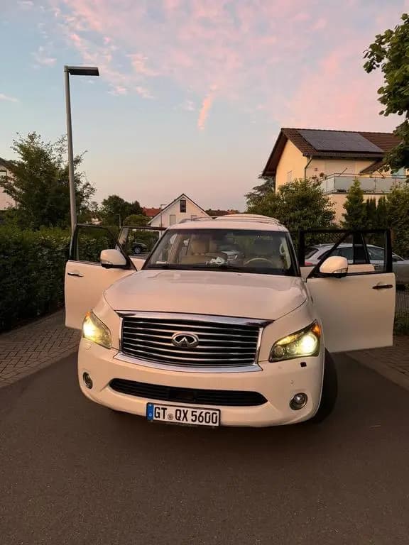 Main__Slider__Photo:Infiniti QX56 09/2011-0