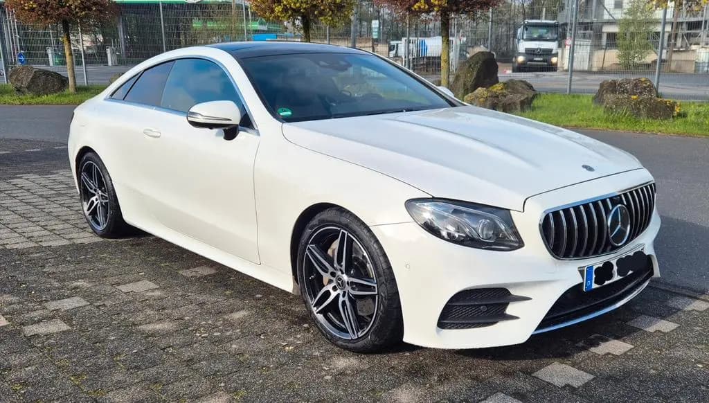 Main__Slider__Photo:Mercedes-Benz E-Class 350 Autom. Coupe/AMG Paket/Pano./360°Kamera 04/2018-0
