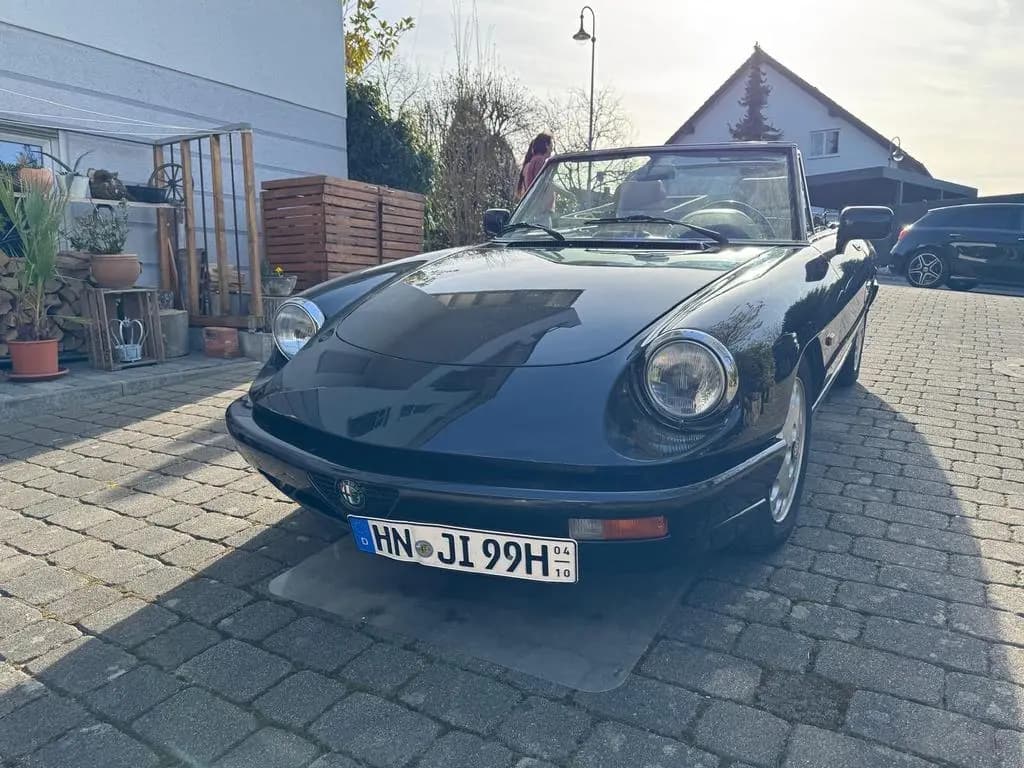 Main__Slider__Photo:Alfa Romeo Spider 04/1990-0